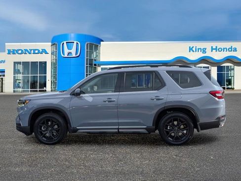 New 2025 Honda Pilot Touring image 9