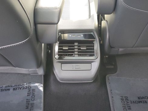 Used 2022 Volkswagen ID.4 Pro S image 12