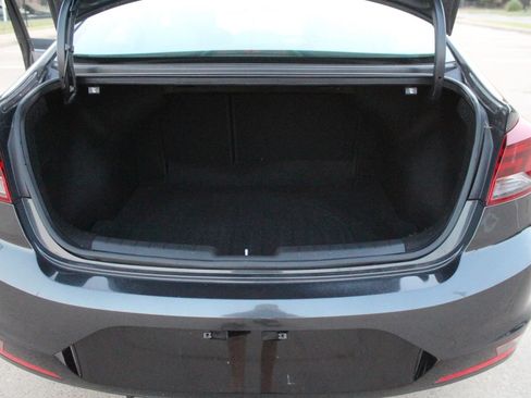 Used 2020 Hyundai Elantra SEL FWD image 16