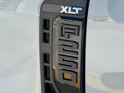 New 2026 Ford F250 XLT w/ XLT Premium Package AWD/4WD image 25