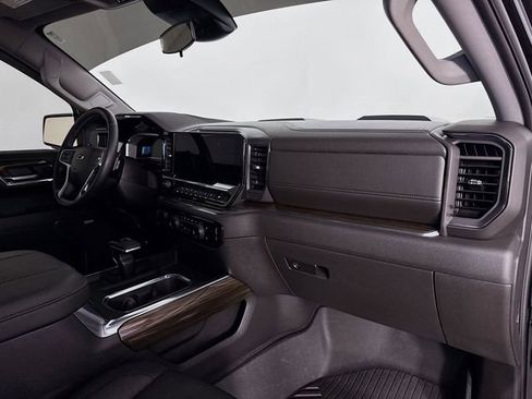 Used 2025 Chevrolet Silverado 1500 LT Trail Boss w/ Convenience Package II AWD/4WD image 30