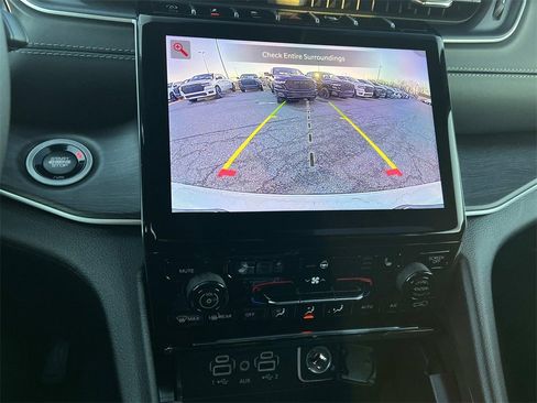 New 2025 Jeep Grand Cherokee L Limited w/ Black Appearance Package image 15