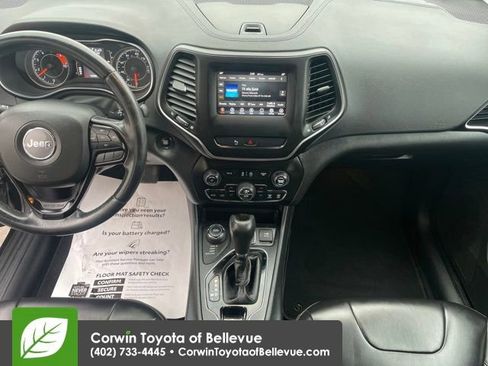 Used 2019 Jeep Cherokee Latitude Plus image 17