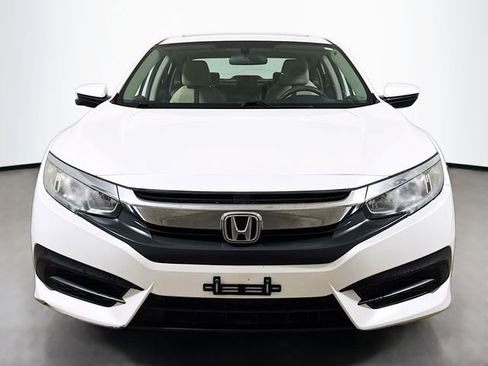 Used 2018 Honda Civic EX image 2