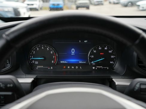 Used 2023 Ford Explorer XLT image 12