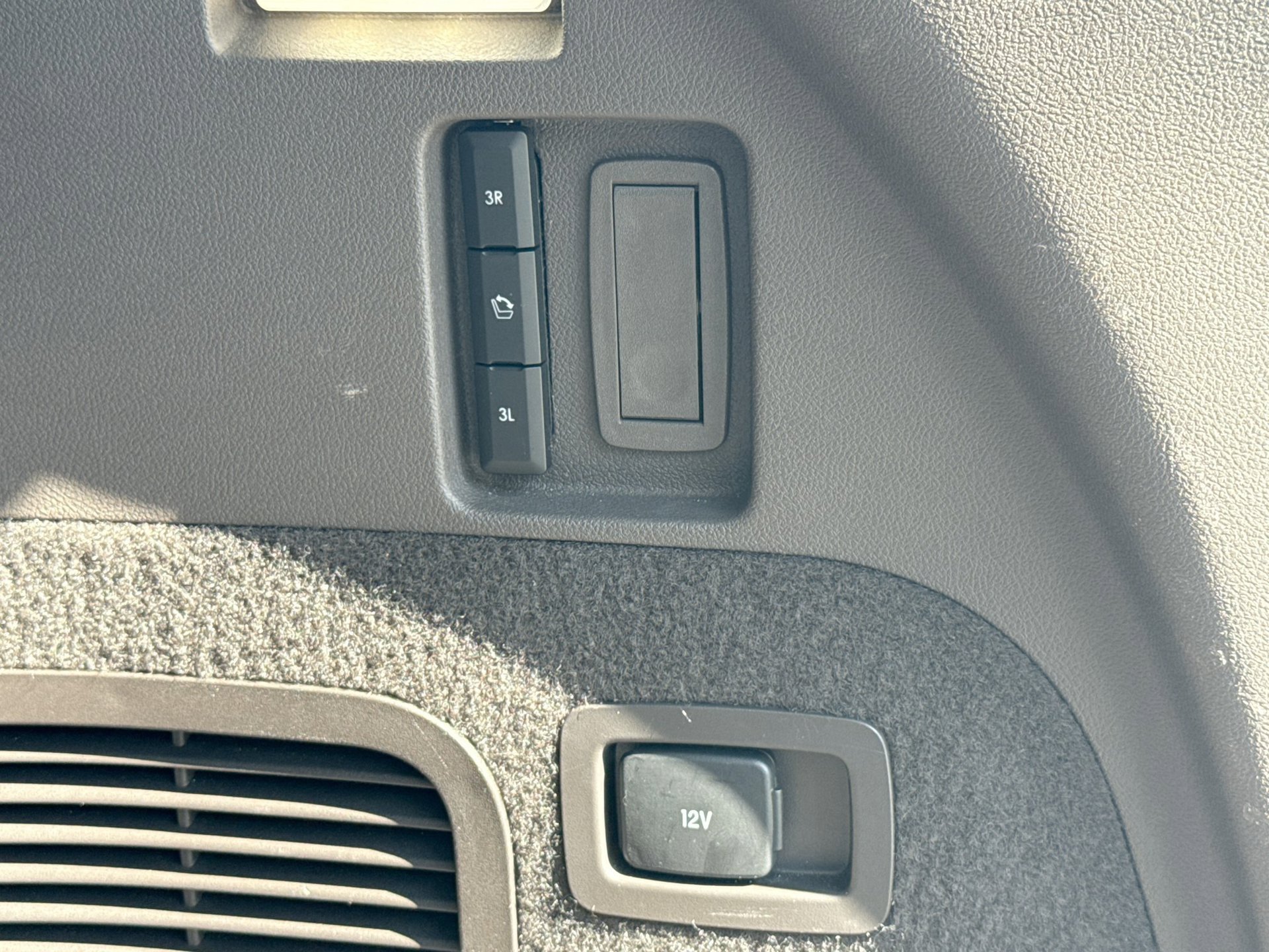 Used 2023 Lincoln Aviator 2WD w/ Premium Package image 9
