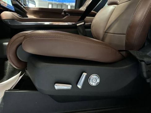 Used 2025 Lincoln Navigator L Reserve image 16