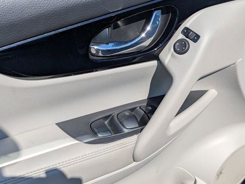 Used 2022 Nissan Rogue Sport SL image 12