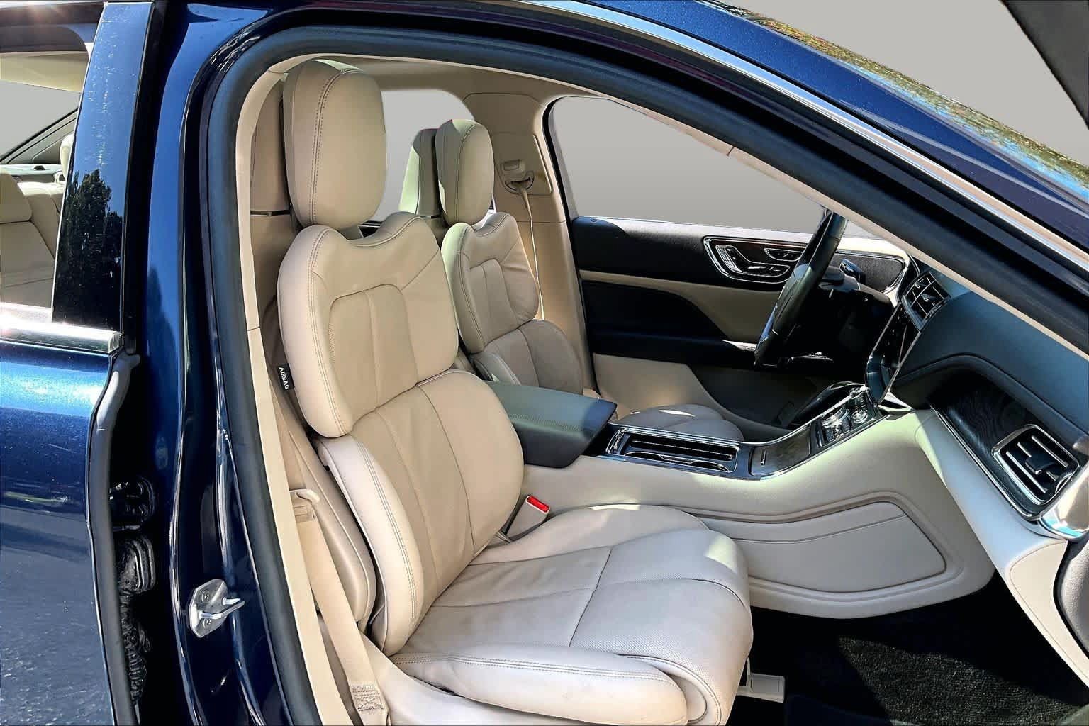Used 2017 Lincoln Continental Reserve w/ Climate Package FWD image 9
