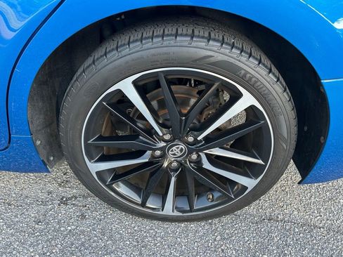 Used 2019 Toyota Camry XSE image 9