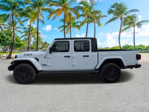 Used 2022 Jeep Gladiator Willys image 6