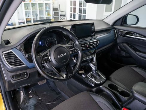Used 2023 Kia Seltos S AWD/4WD image 13