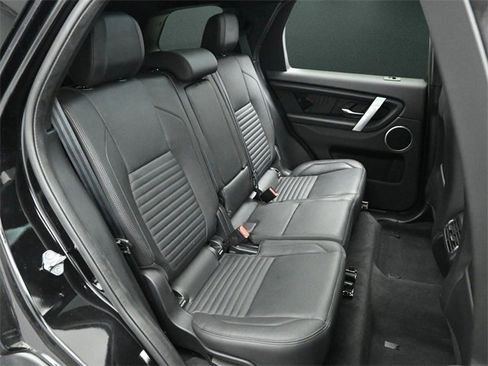Used 2021 Land Rover Discovery Sport SE image 18