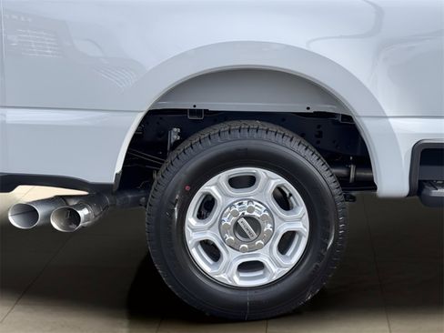 New 2026 Ford F250 XLT image 41