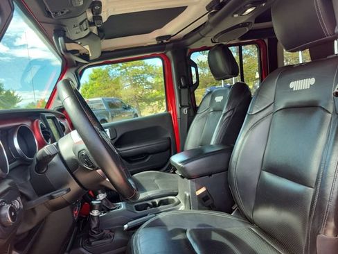 Used 2018 Jeep Wrangler Unlimited Rubicon AWD/4WD image 15