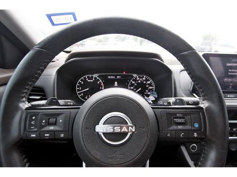 Used 2023 Nissan Rogue SV w/ SV Premium Package FWD image 9