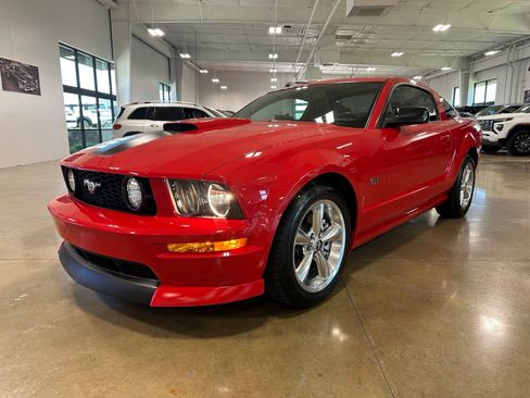 Used 2007 Ford Mustang GT Premium RWD image 3