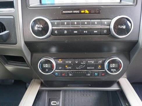 Used 2019 Ford Expedition XLT w/ Equipment Group 202A RWD image 14
