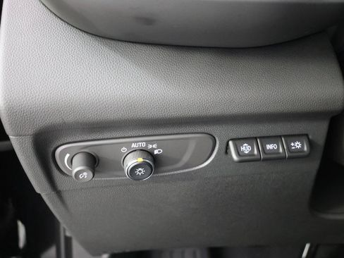 Used 2023 Buick Envision Avenir AWD/4WD image 22
