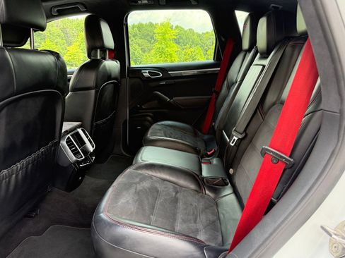 Used 2016 Porsche Cayenne GTS AWD/4WD image 36