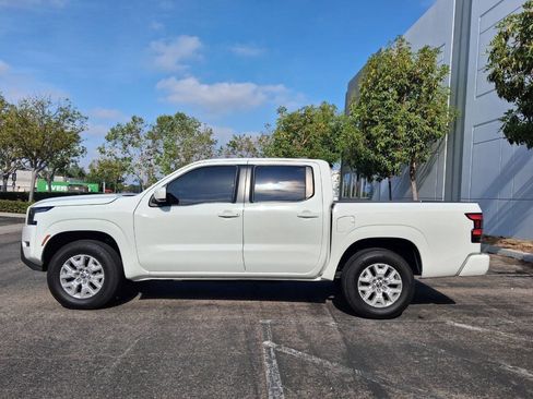 Used 2022 Nissan Frontier SV image 5