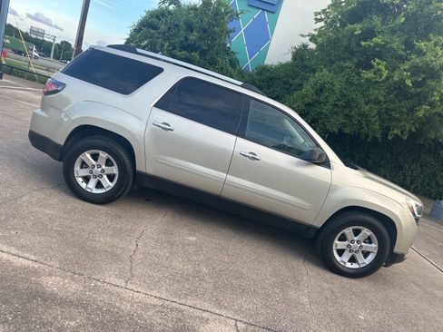 Used 2015 GMC Acadia SLE FWD image 9