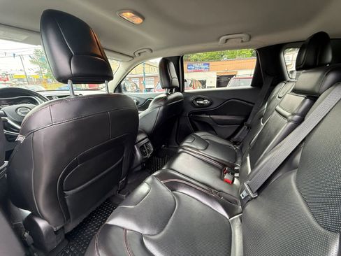 Used 2015 Jeep Cherokee Trailhawk w/ Leather Interior Group AWD/4WD image 45