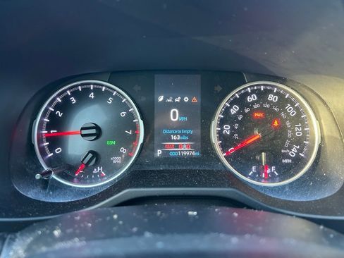 Used 2022 Toyota RAV4 XLE Premium image 23