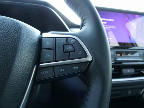 Used 2025 Toyota Grand Highlander AWD image 25