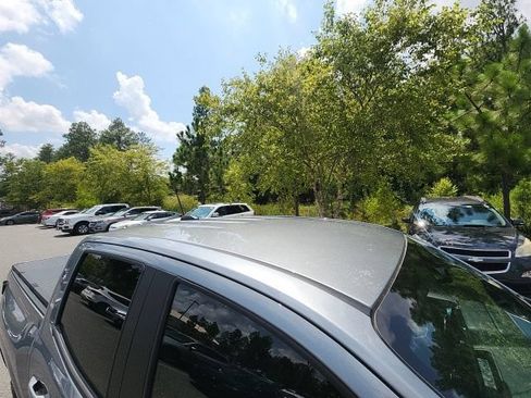 Used 2024 Chevrolet Colorado LT w/ LT Convenience Package II RWD image 18