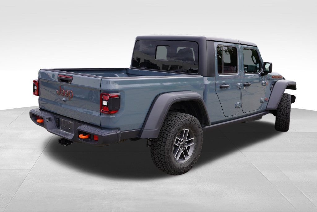 Used 2026 Jeep Gladiator Mojave AWD/4WD image 3