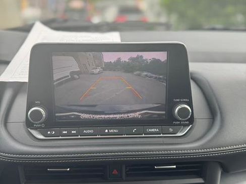 Used 2024 Nissan Rogue SV image 25