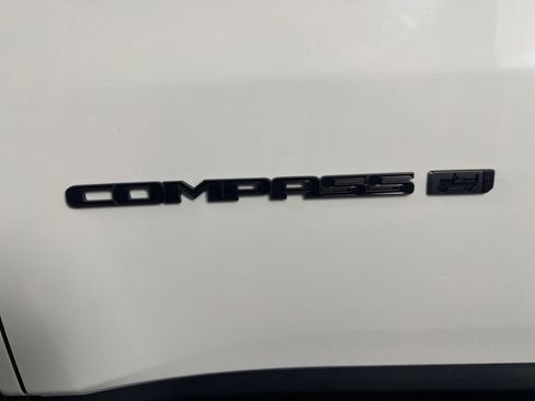 Used 2021 Jeep Compass Latitude w/ Driver Assistance Group AWD/4WD image 31
