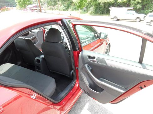 Used 2016 Volkswagen Jetta SE FWD image 19