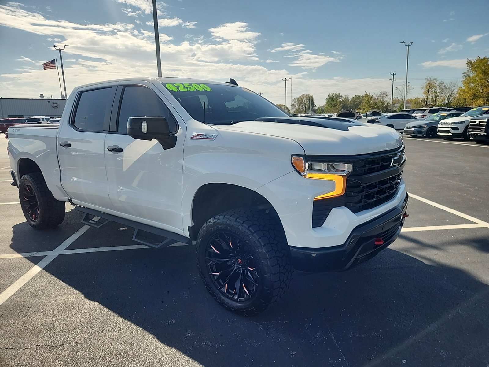 Used 2024 Chevrolet Silverado 1500 LT Trail Boss w/ LT Trail Boss Premium Package AWD/4WD image 9