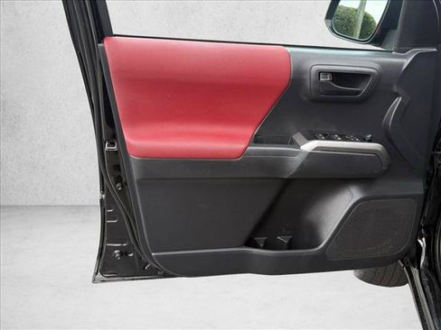 Certified 2023 Toyota Tacoma SR5 AWD/4WD image 11