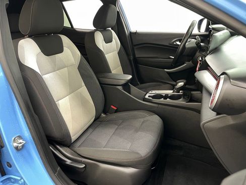 Used 2024 Chevrolet Trax RS w/ Driver Confidence Package FWD image 38