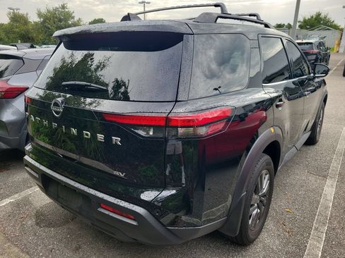 Used 2024 Nissan Pathfinder SV FWD image 3