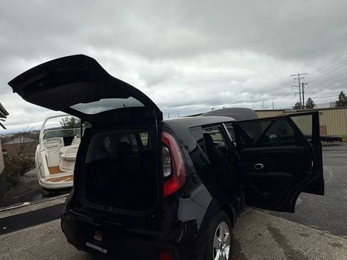 Used 2018 Kia Soul image 19