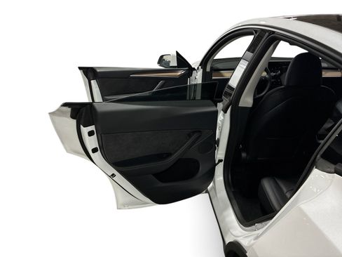 Certified 2023 Tesla Model Y Performance AWD/4WD image 10