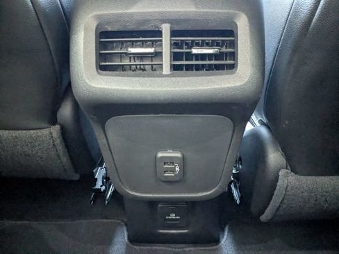 Used 2023 Chevrolet Equinox RS FWD image 17