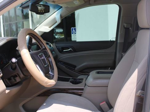 Used 2018 GMC Yukon SLE w/ SLE Value Package RWD image 8