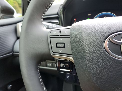 Used 2025 Toyota Camry SE image 21