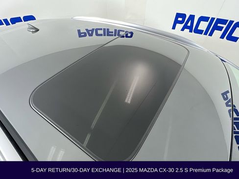 Used 2025 MAZDA CX-30 AWD 2.5 S w/ Premium Package image 17