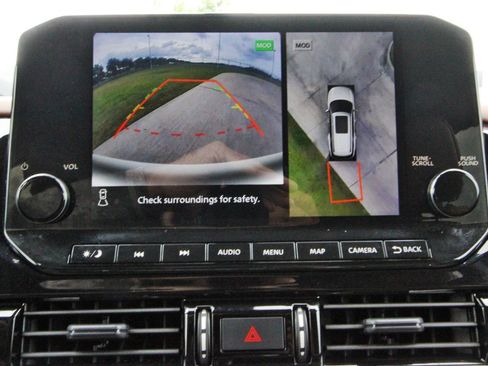 Certified 2025 Nissan Pathfinder Platinum w/ Cargo Package FWD image 26