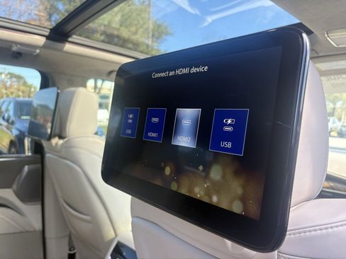 Used 2022 Cadillac Escalade ESV Sport Platinum image 19