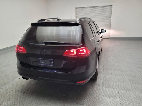 Used 2016 Volkswagen Golf Limited Edition image 7