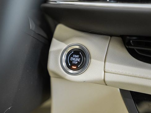 Used 2022 Buick Envision Essence w/ Technology Package I FWD image 26