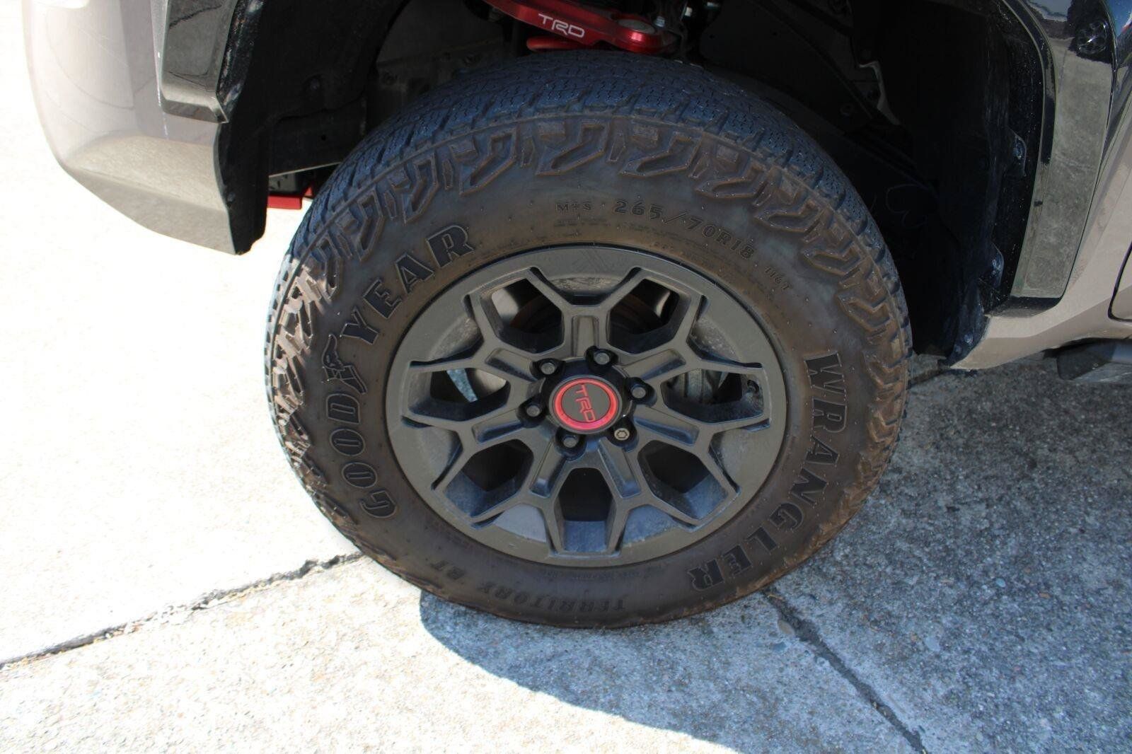 Used 2025 Toyota Tacoma TRD Pro w/ Tow Tech Package AWD/4WD image 13