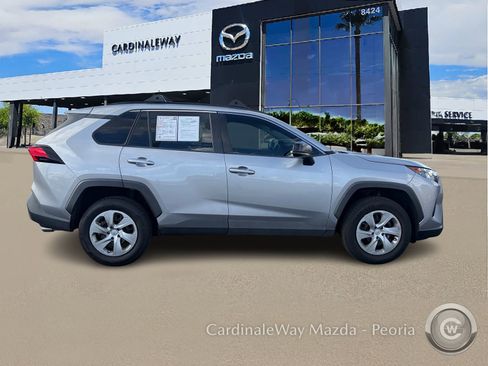 Used 2021 Toyota RAV4 LE w/ Carpet Mat Package (TMS) image 9